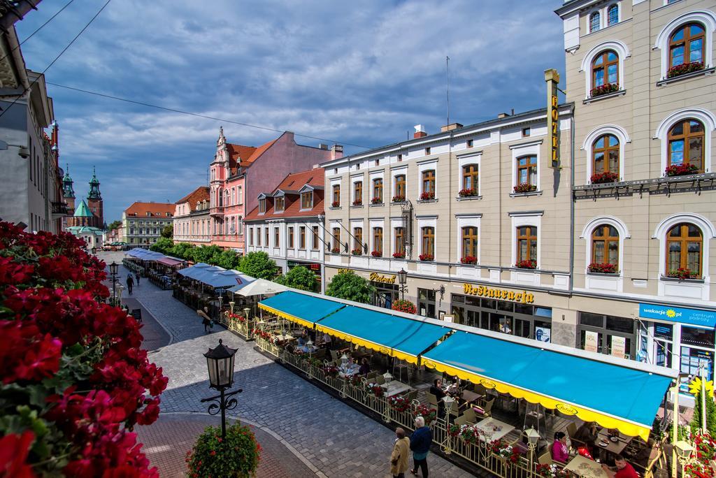 Pietrak Hotel Gniezno Exterior photo